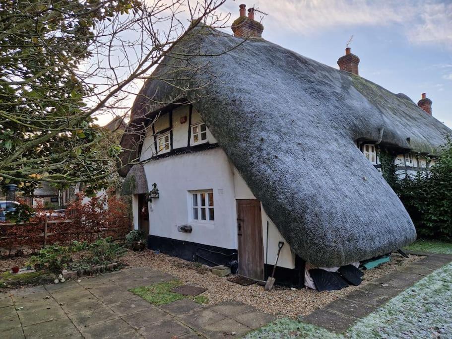 Delightful 3Bed Thatched Cottage Stockbridge  Exteriér fotografie